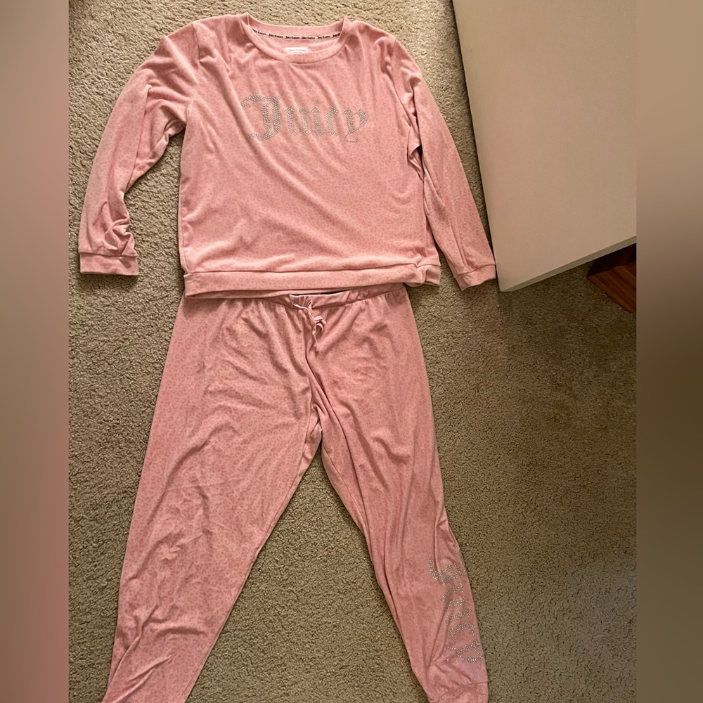 Juicy couture sleepwear set